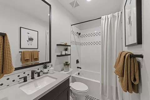 Bath - 4502 Dolcetto Cmn, Livermore, CA 94551 photo 4 of 6