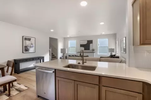 Kitchen - 504 W Upland Ave, Twin Falls, ID 83301 photo 7 of 10