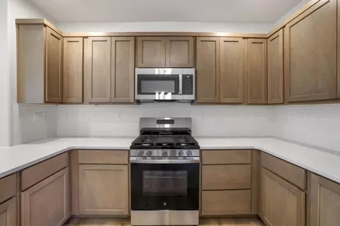 Kitchen - 504 W Upland Ave, Twin Falls, ID 83301 photo 6 of 10