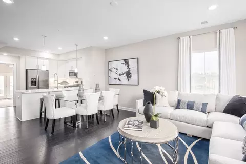 8128 Foxwood Dr, Manassas, VA 20109