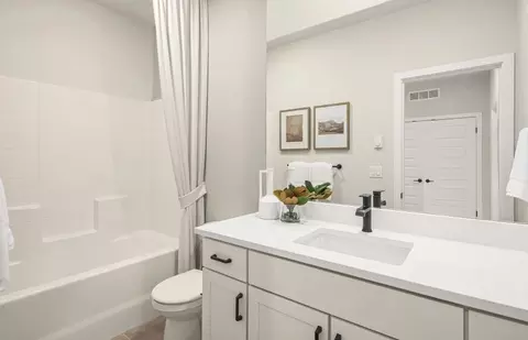 Bath - 4200 Tolt Ave, Carnation, WA 98014 photo 2 of 3