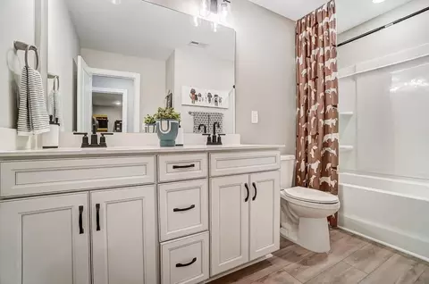 Bath - 3815 Secrest Shortcut Rd, Monroe, NC 28110 photo 3 of 5