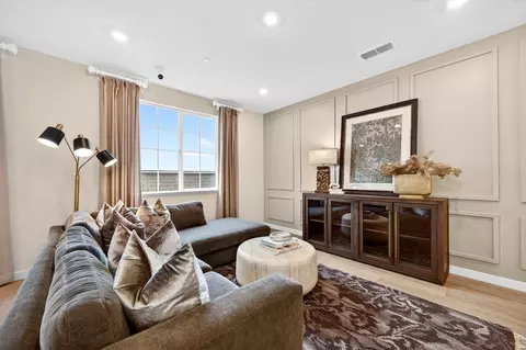 Living - 3958 Wild Rye Rd, Roseville, CA 95747 photo 2 of 4