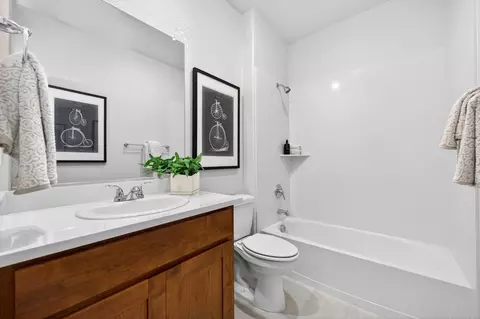 Bath - 3958 Wild Rye Rd, Roseville, CA 95747 photo 4 of 6