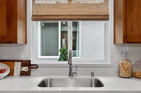 Kitchen - 3958 Wild Rye Rd, Roseville, CA 95747 photo 4 of 18