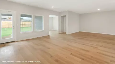Living - 3548 N 33rd St, Broken Arrow, OK 74014 photo 2 of 3