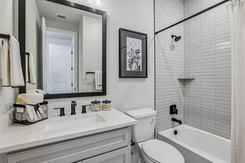 Bath - 325 Ridgeway Ln, Georgetown, TX 78628 photo 5 of 7