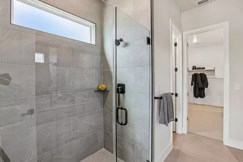 Bath - 325 Ridgeway Ln, Georgetown, TX 78628 photo 3 of 7