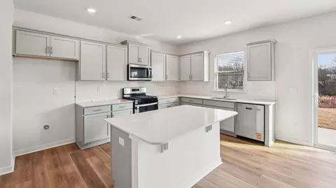 Kitchen - 3013 Ryelands Pl, Lancaster, SC 29720 photo 3 of 8