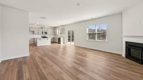 Living - 3013 Ryelands Pl, Lancaster, SC 29720 photo 2 of 7