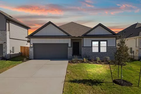 249 Red Tail Hawk Ln, Cedar Creek, TX 78612