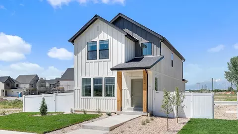 Exterior - 718 N 1600 E, Salem, UT 84653 photo 2 of 19