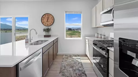 Kitchen - 718 N 1600 E, Salem, UT 84653 photo 3 of 10
