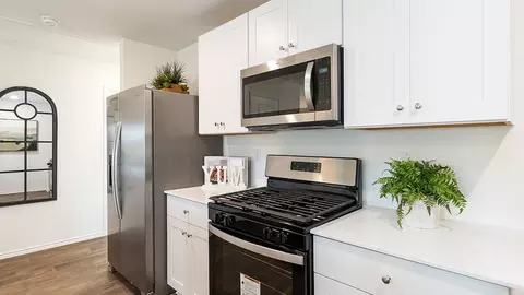 Kitchen - 4302 Common Sage, Von Ormy, TX 78073 photo 12 of 16