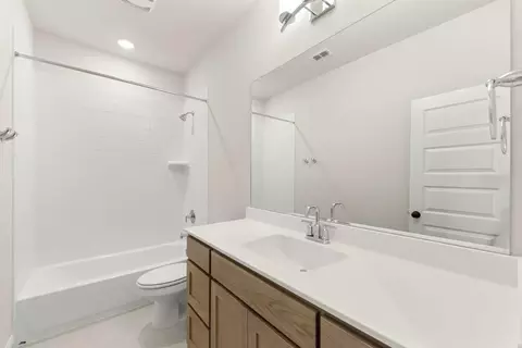 Bath - 3900 Keya Dr, Prosper, TX 75078 photo 2 of 2