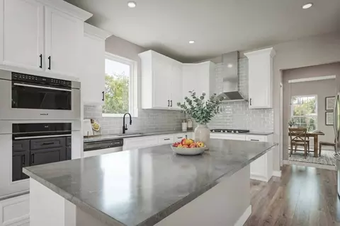 Kitchen - 14 Mazzolla Ct, Delaware, OH 43015 photo 1 of 2