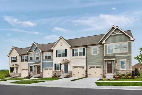 2504 Crown Point Cir, Frederick, MD 21702