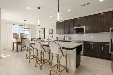 Kitchen - 5220 W Delaware Ave, Visalia, CA 93291 photo 4 of 9