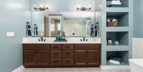 Bath - 1681 N Shirley Ave, Clovis, CA 93619 photo 1 of 3