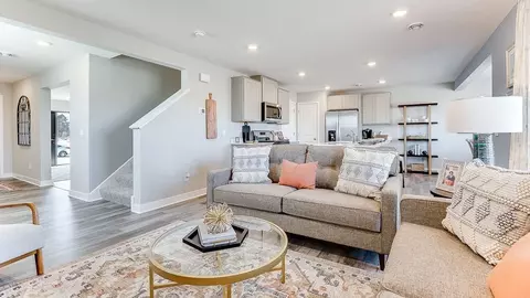 1957 Highview Ter, Shakopee, MN 55379