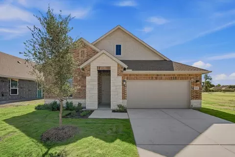 901 Silverleaf Dr, Ennis, TX 75119