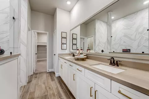 Bath - 10245 Blanchard Ct, Willis, TX 77318 photo 4 of 4