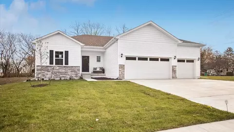101 8th Ave NE, Altoona, IA 50009
