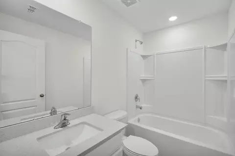 Bath - 808 Gen D Macarthur Ave, Labelle, FL 33935 photo 1 of 1