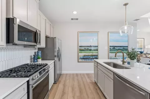Kitchen - 10607 Flight Deck Ct, Conroe, TX 77303 photo 4 of 6