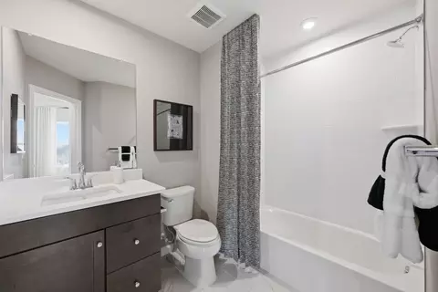 Bath - 2001 Twisted Oak Pl, Hanover, MD 21076 photo 4 of 4