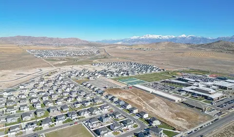 View/Area - 5408 N Saddle Stone Dr, Eagle Mountain, UT 84005 photo 4 of 11