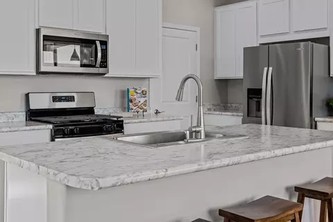 Kitchen - 12093 E Chavez Dr, Vail, AZ 85641 photo 2 of 2