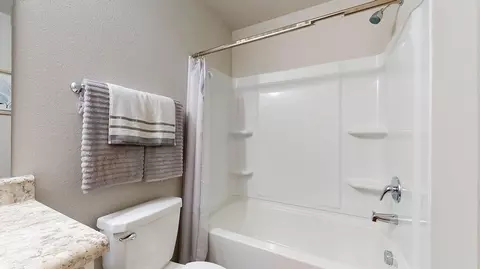 Bath - 2216 Centennial Valley Dr, Benton, AR 72019 photo 2 of 2