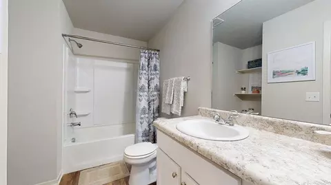Bath - 2216 Centennial Valley Dr, Benton, AR 72019 photo 1 of 2