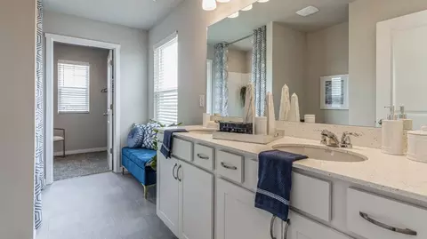 Bath - 11101 Mormon St, Omaha, NE 68142 photo 3 of 5
