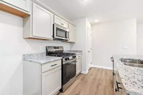 Kitchen - 636 Ridgeland Rd, Dothan, AL 36301 photo 1 of 1
