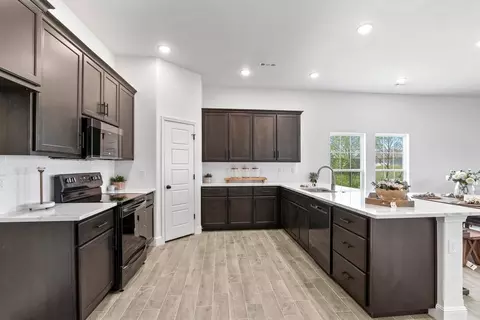 Kitchen - 5244 S Logan Dr, Battlefield, MO 65619 photo 13 of 15