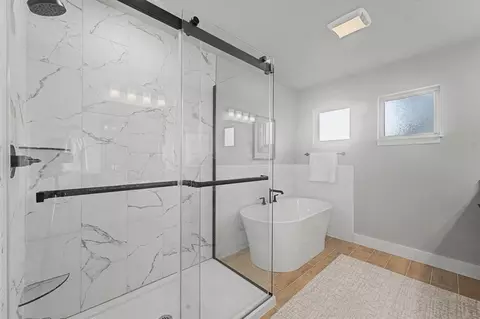 Bath - 5244 S Logan Dr, Battlefield, MO 65619 photo 3 of 8