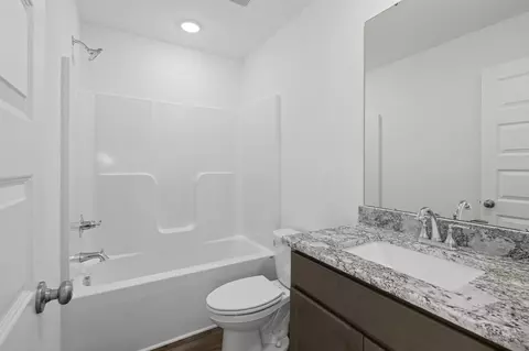 Bath - 96 Hidden Hive Way, Freeport, FL 32439 photo 5 of 7