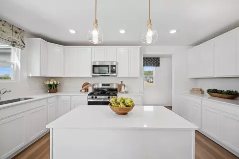 Kitchen - 4033 Heritage Square Dr, Howell, MI 48843 photo 3 of 3