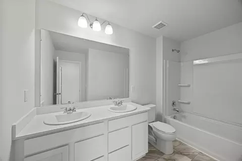 Bath - 4033 Heritage Square Dr, Howell, MI 48843 photo 2 of 3