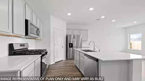 Kitchen - 626 Bronze Wolf Ct, Conroe, TX 77303 photo 3 of 4