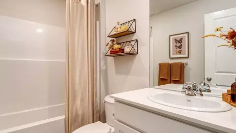 Bath - 3341 Eden Way, Eugene, OR 97404 photo 3 of 3