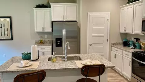 Kitchen - 11 Stonebridge Dr, Petal, MS 39465 photo 2 of 2