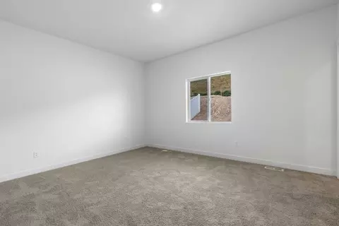 Bedroom - 7242 N Bald Eagle Way, Eagle Mountain, UT 84005 photo 2 of 4