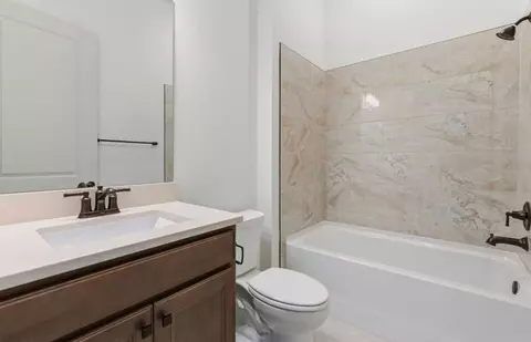 Bath - 8439 SW 58th Loop, Ocala, FL 34481 photo 2 of 2