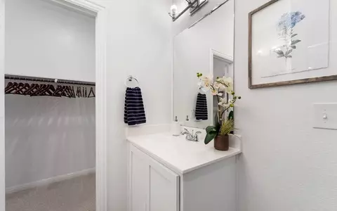 Entry Way - 201 Mclintock Rd, Jarrell, TX 76537 photo 5 of 5