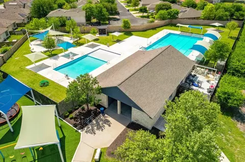 Exterior - 201 Mclintock Rd, Jarrell, TX 76537 photo 6 of 11