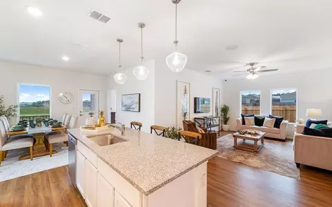 Entry Way - 201 Mclintock Rd, Jarrell, TX 76537 photo 4 of 5