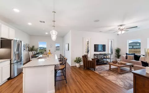 Entry Way - 201 Mclintock Rd, Jarrell, TX 76537 photo 3 of 5